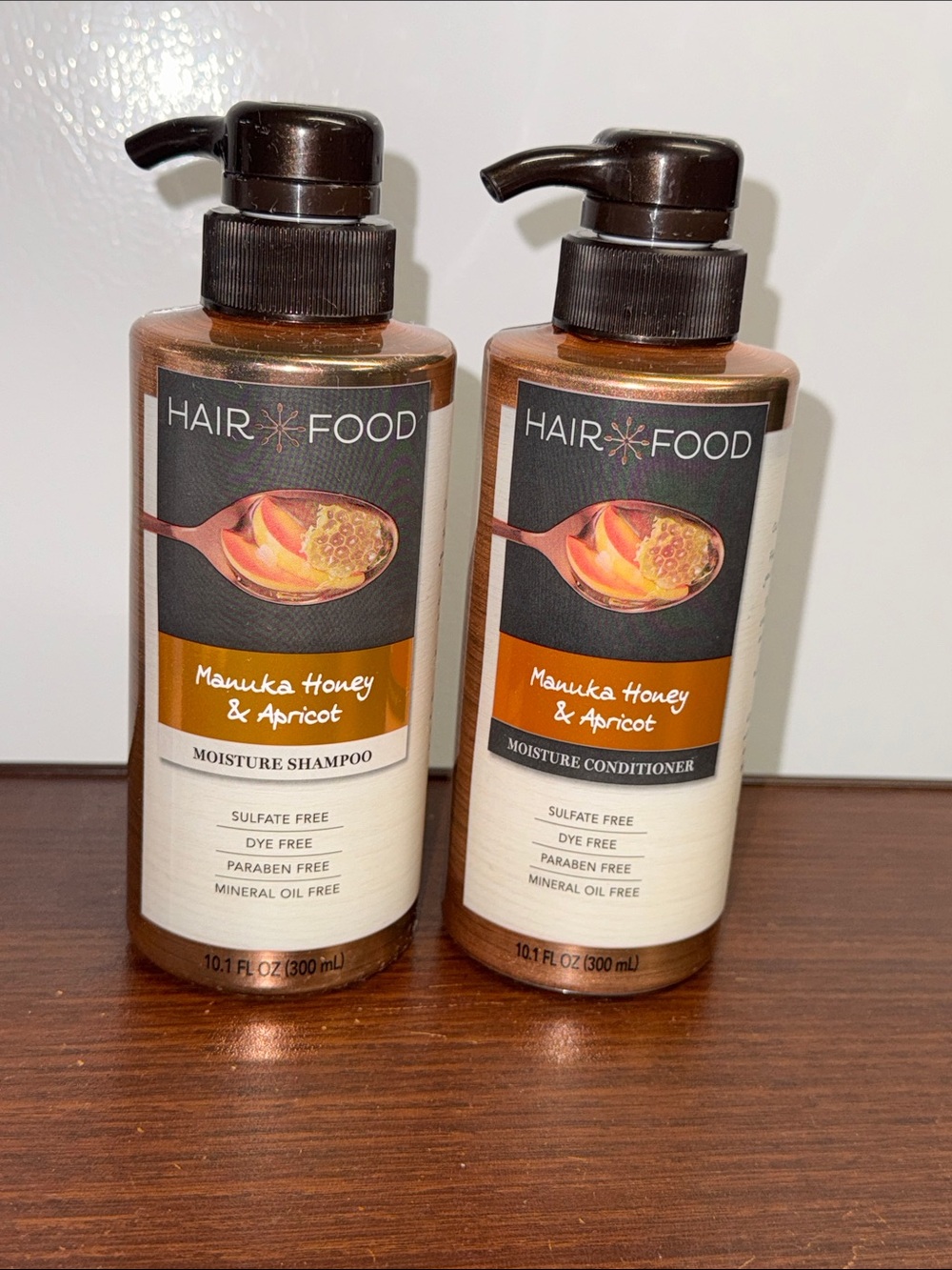 Manuka Honey & Apricot Moisture Shampoo and Conditioner - Brown
